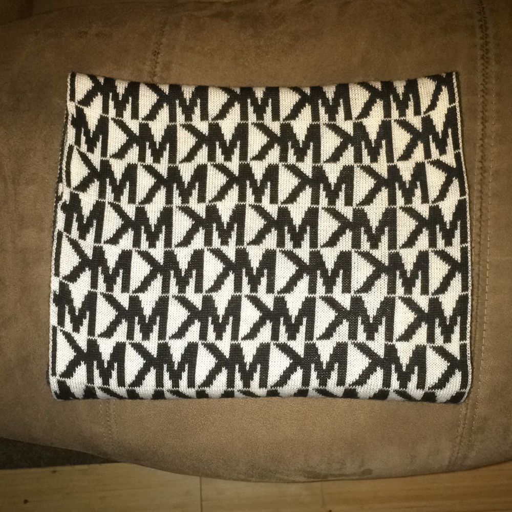 Micheal kors scarf